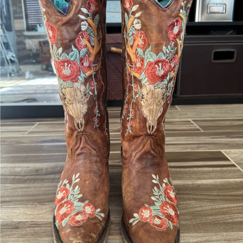 Corral Brown Embroidered Heeled Boots